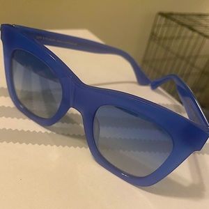 DIFF ‘Kaia’ Sunglasses in BLUE!
